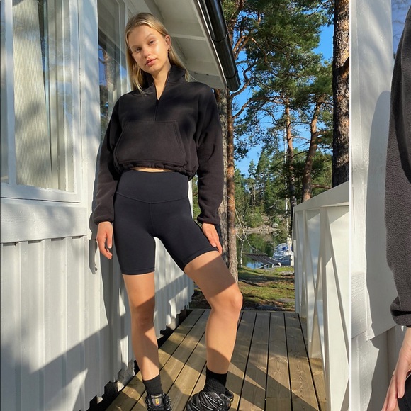 Aritzia | Shorts | Tna Butter Atmosphere Hirise 7 Short | Poshmark
